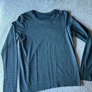 Lululemon relaxed swiftly